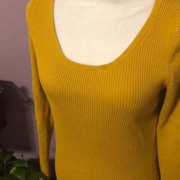 Moda international scoop neck sweater by - Picture 2 of 3